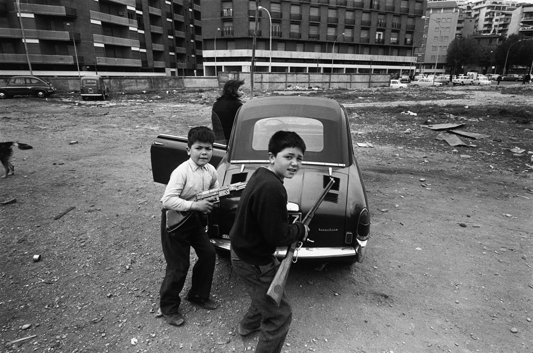 Boys with rifles, Rome, Italy 1964.jpg
